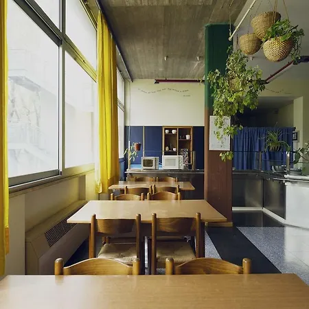 Hostel Dante *