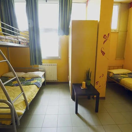 Dante Hostel *